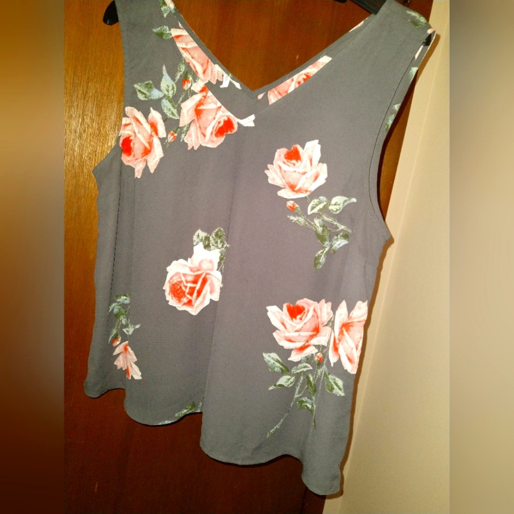 Maurices Vneck Sleeveless Blouse XL